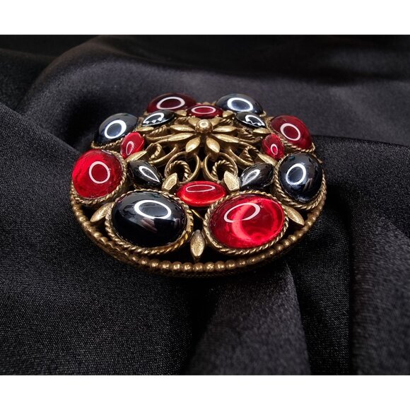 Vintage COROCRAFT Red & Black Cabochon Gold-Tone Circular Brooch Pin Jewelry - Picture 5 of 6